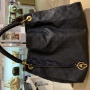 Louis Vuitton Artsy MM